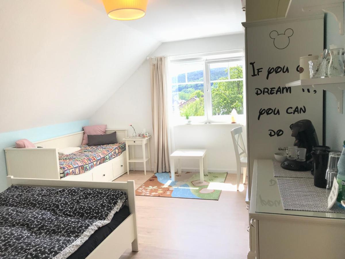 Campbell'S Ridge - Familienzimmer Im Kurviertel Von Bad Orb Exterior foto